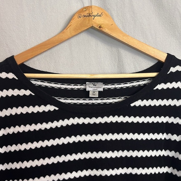 Worthington Black and White Wavy/Squiggly Stripe Batwing Sweater in 2X - Picture 6 of 11